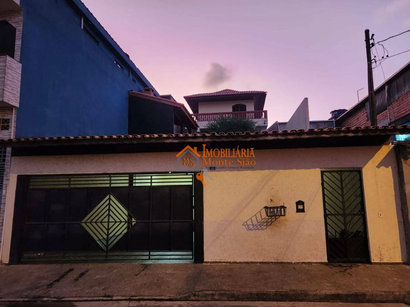 Imagem Sobrado com 3 dormitórios à venda, 400 m² por R$ 692.250,00 - Cidade Soberana - Guarulhos/SP
