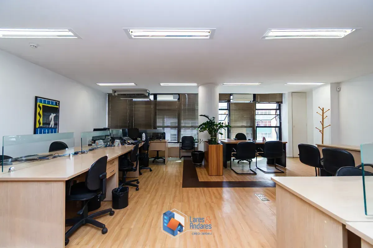 Imagem Conjunto comercial para venda em Centro, 378m²