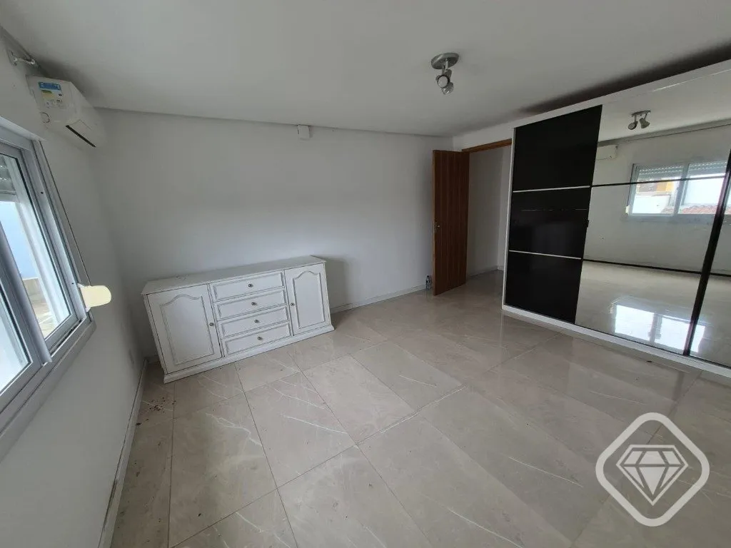 Imagem Uma casa que ganha ainda mais valor pelo espaço que oferece.

Casa de esquina no Jardins do Prado, ...
