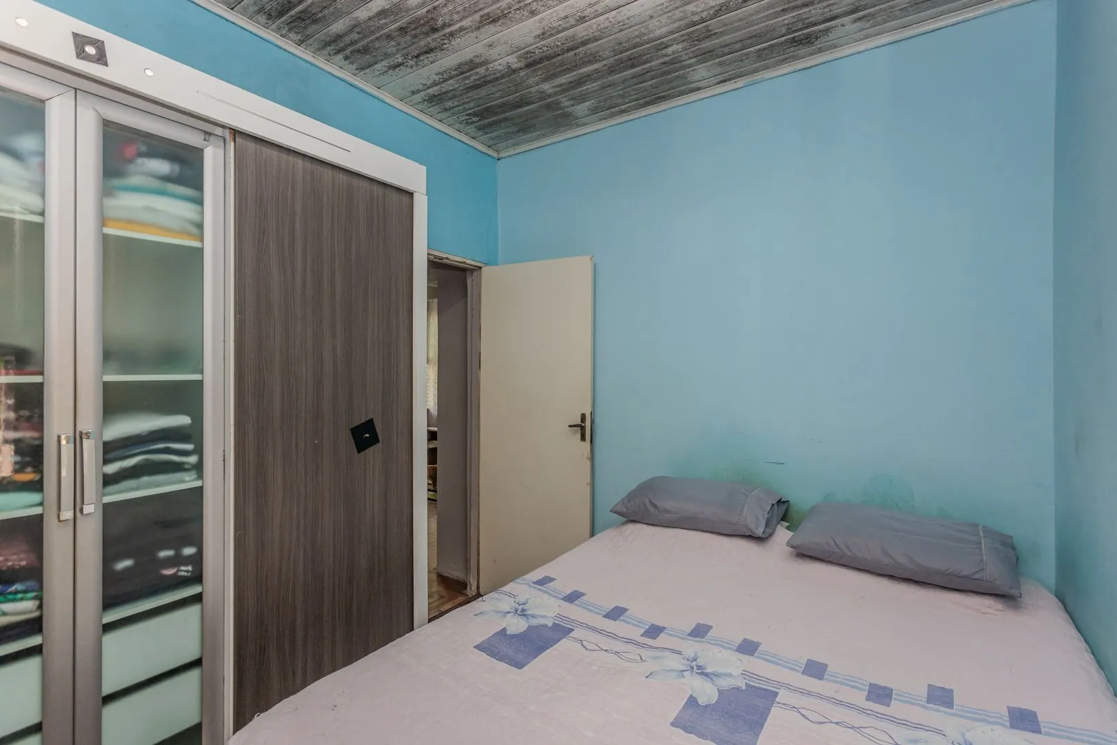 Imagem Casa no bairro Jardim Botânico de 3 dormitórios e garagem e terreno com 370m²