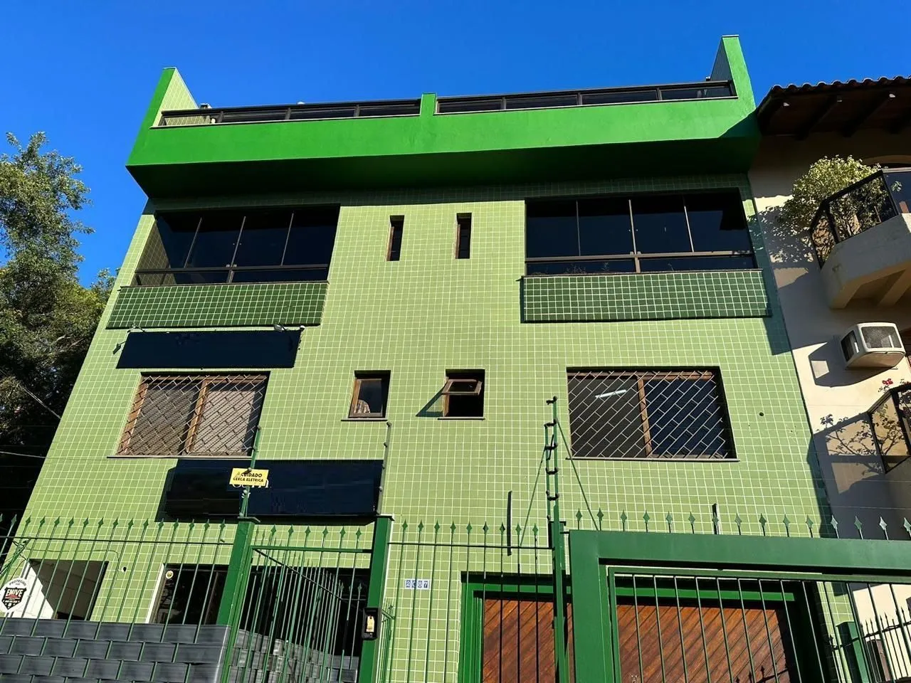 Imagem Prédio Misto à venda, Comercial/Residencial, com 637,00 privativos, 5 vagas - Bairro Camaquã