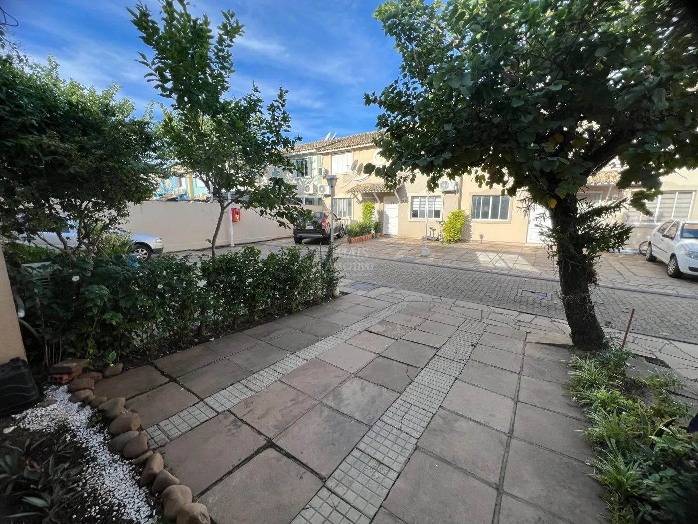 Imagem Sobrado mobiliado para locação - Residencial Jardim Lirius, Porto Alegre
