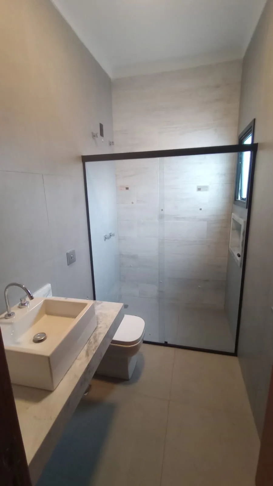 Imagem Casa Sobrado de 218m² Localizada no RESIDENCIAL LE FRANCE!