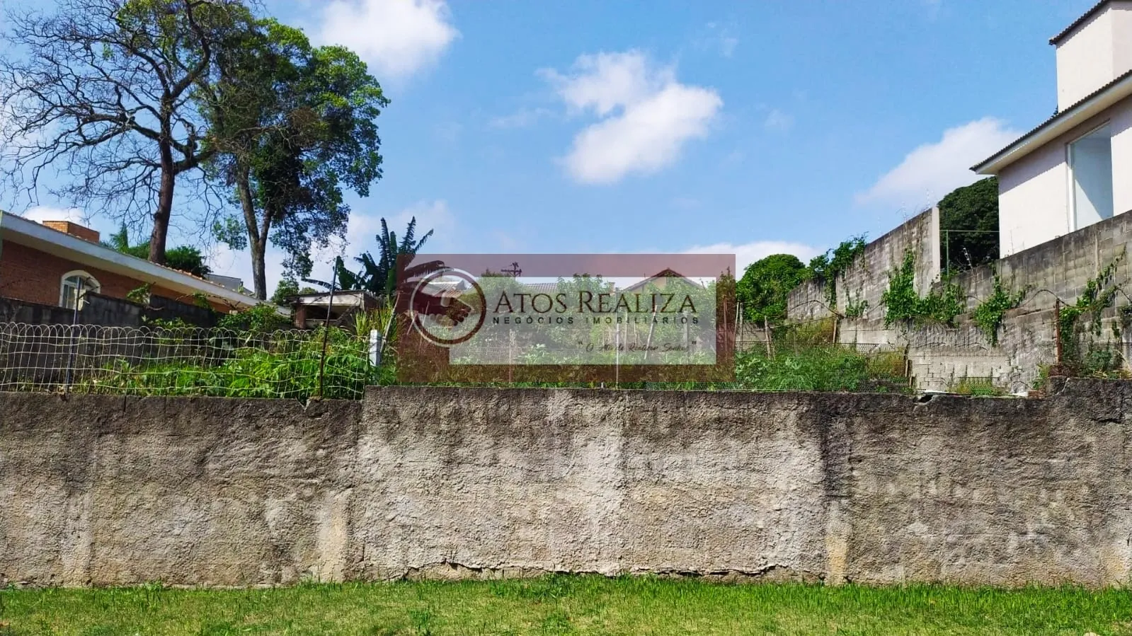 Imagem Terreno em Interlagos - São Paulo à venda por R$ 1 milhão - Confira!