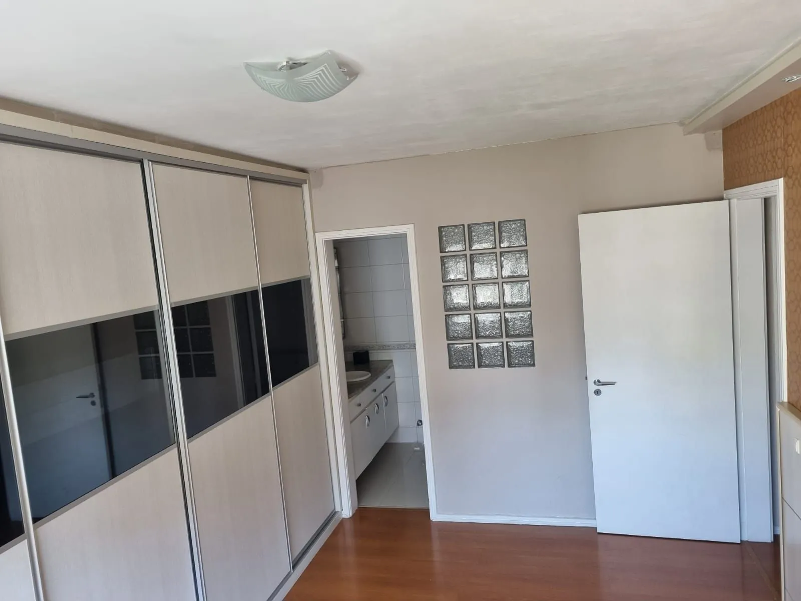 Imagem Apto de 3 dormitórios no Mont Serrat com linda vista da cidade e 1 vaga de garagem