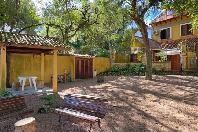 Imagem Casa em Condomínio para venda no bairro Pedra Redonda em Porto Alegre