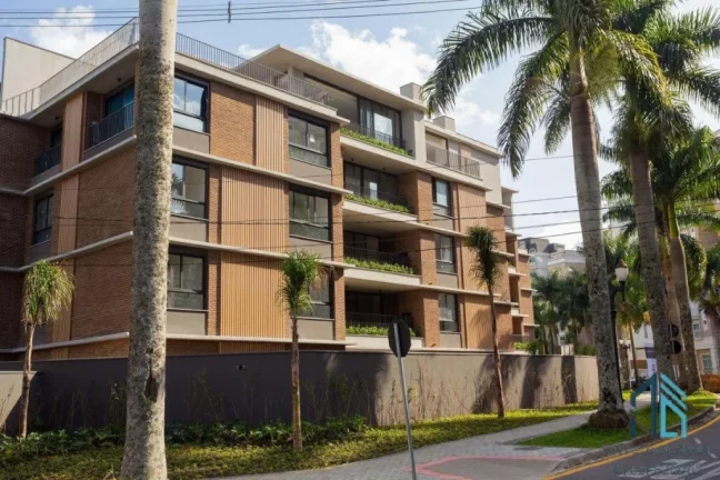 Imagem Cobertura com 367,79 m² privativos, 03 suítes, 04 vagas no Cabral/Hugo Lange em Curitiba PR