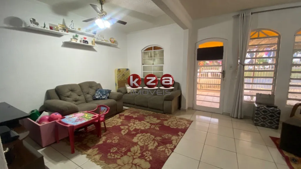 Imagem Imperdível oportunidade: Casa à venda em Valinhos-SP, bairro Jardim Santo Antônio! 2 quartos, 1 suíte, 1 sala, 3 banheiros, 3 vagas de garagem, 163 m².