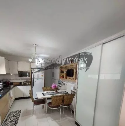 Imagem Casa á venda em Santos, Rua Liberdade