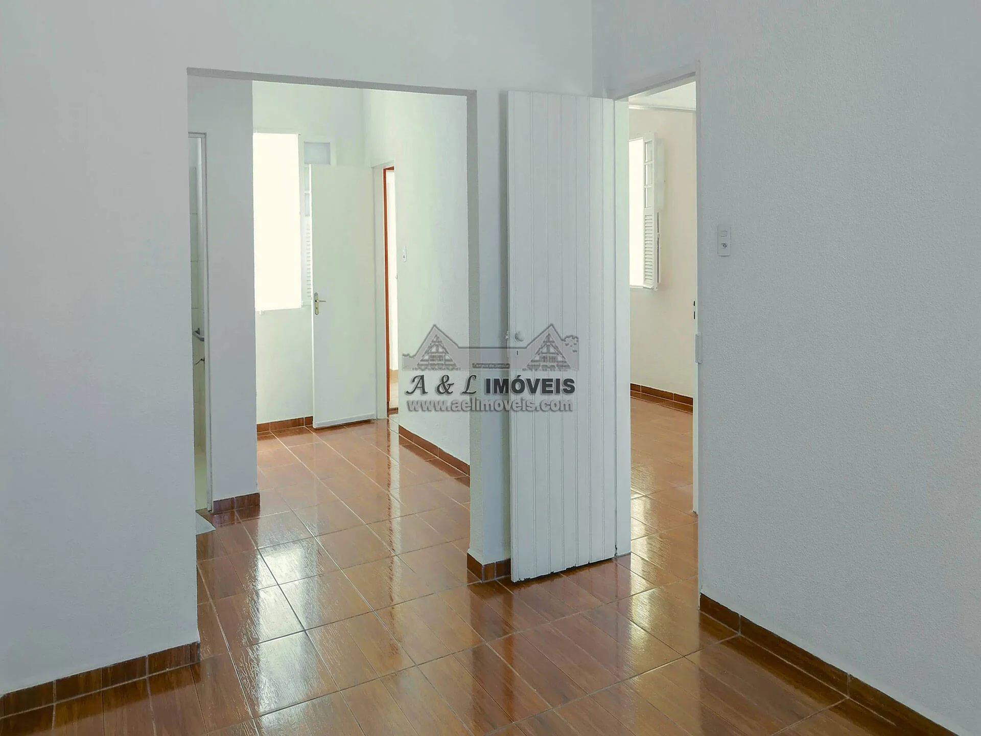 Imagem Ponto comercial à venda em Taubaté - Localizado no centro comercial