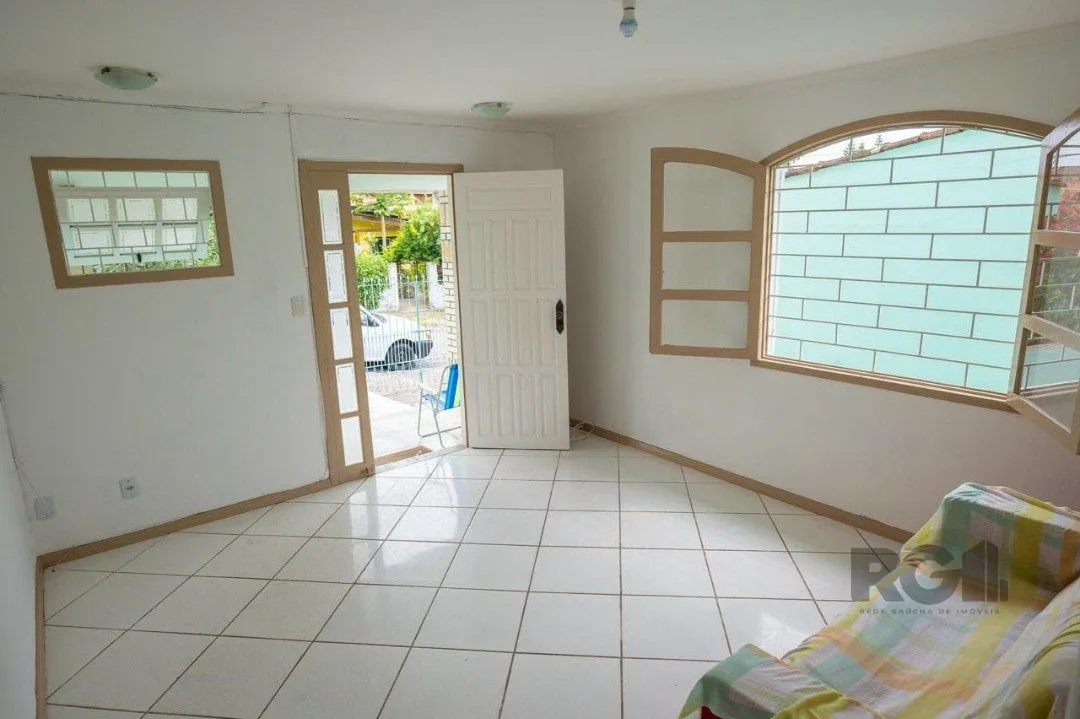 Imagem Casa para Venda com 6 dormitórios e 4 vagas no bairro Espirito Santo