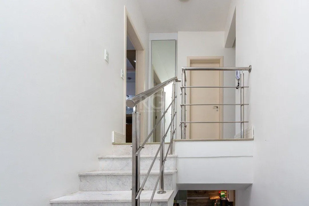 Imagem Casa Condominio para Venda - 245.29m², 3 dormitórios, sendo 1 suites, 2 vagas - Pedra Redonda