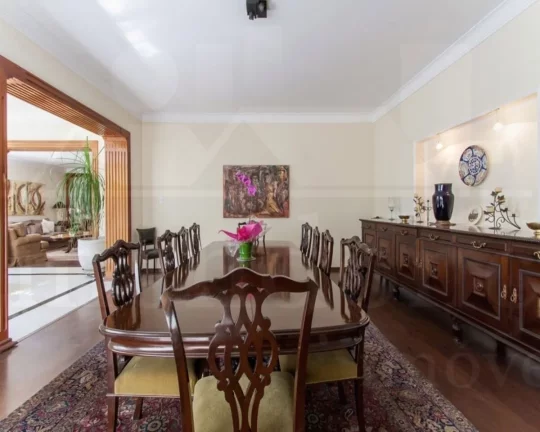 Imagem Higienópolis apartamento à venda em Prédio Vintage com 4 suítes e 2 vagas, 530m²