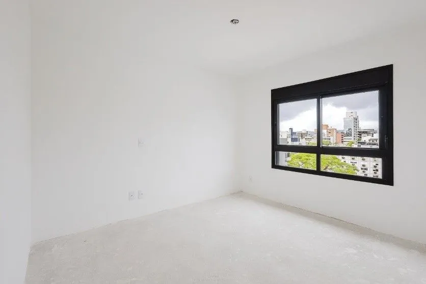 Imagem Excelente Apartamento semimobiliado de 71 m² privativos no Bairro Petrópolis.