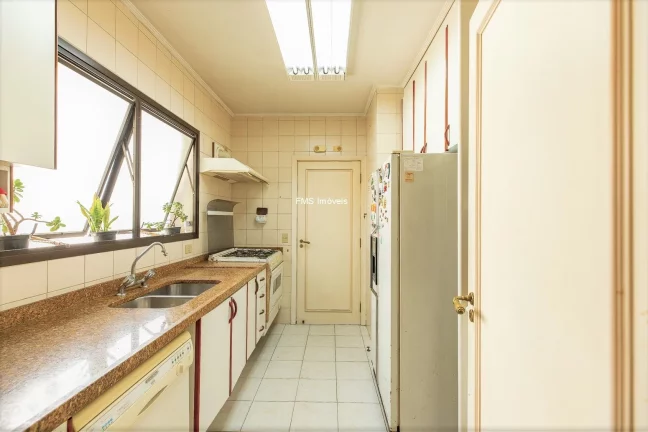 Imagem Apartamento no Campo Belo com 192m²