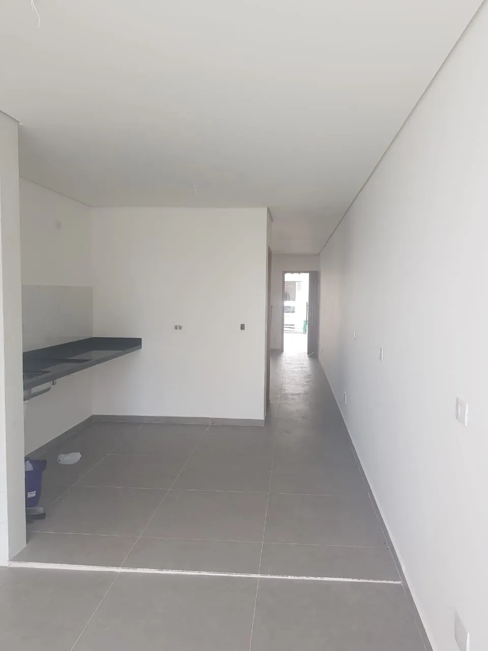 Imagem VENDO SOBRADO COM 03 SUÍTES NO BAIRRO VILA ERNA! (CUPECÊ)