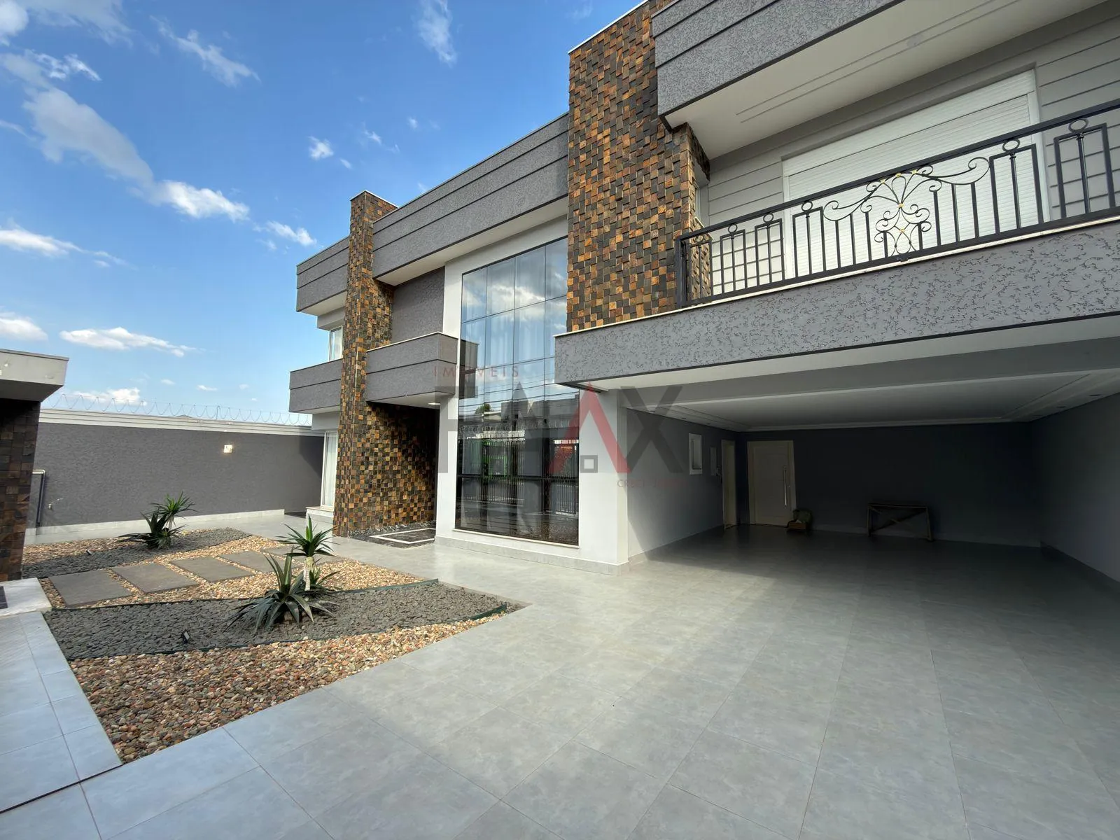 Imagem Sobrado alto padrão com 3 suítes à venda,595.00 m², DOS ESTADOS, GUARAPUAVA - PR
