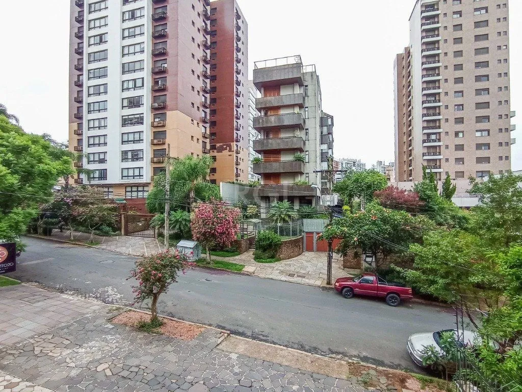 Imagem Casa Comercial de Luxo no Centro da Cidade - Oportunidade Única!