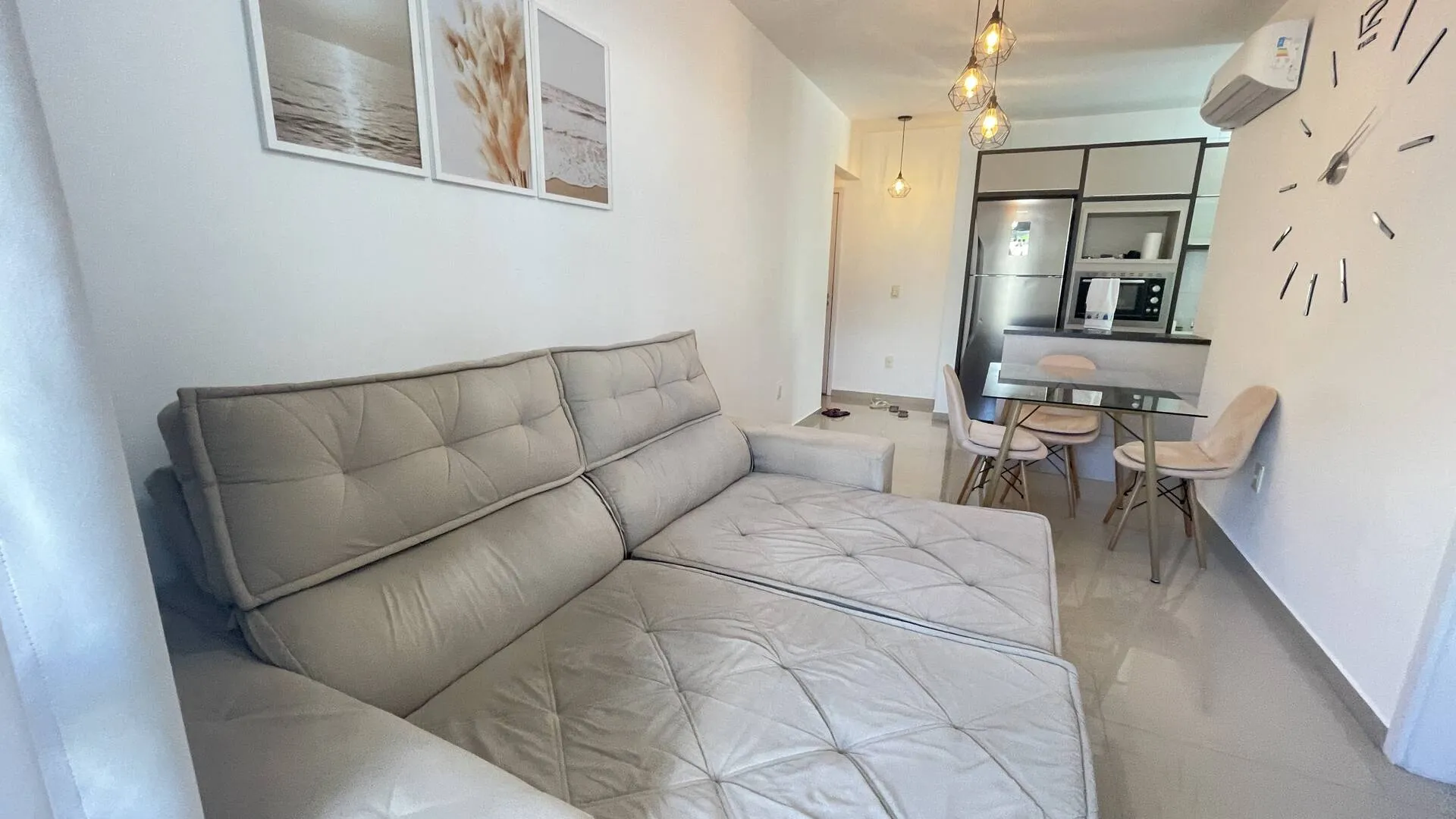 Imagem Apartamento para alugar em Canasvieiras 2 quartos com suíte e sacada