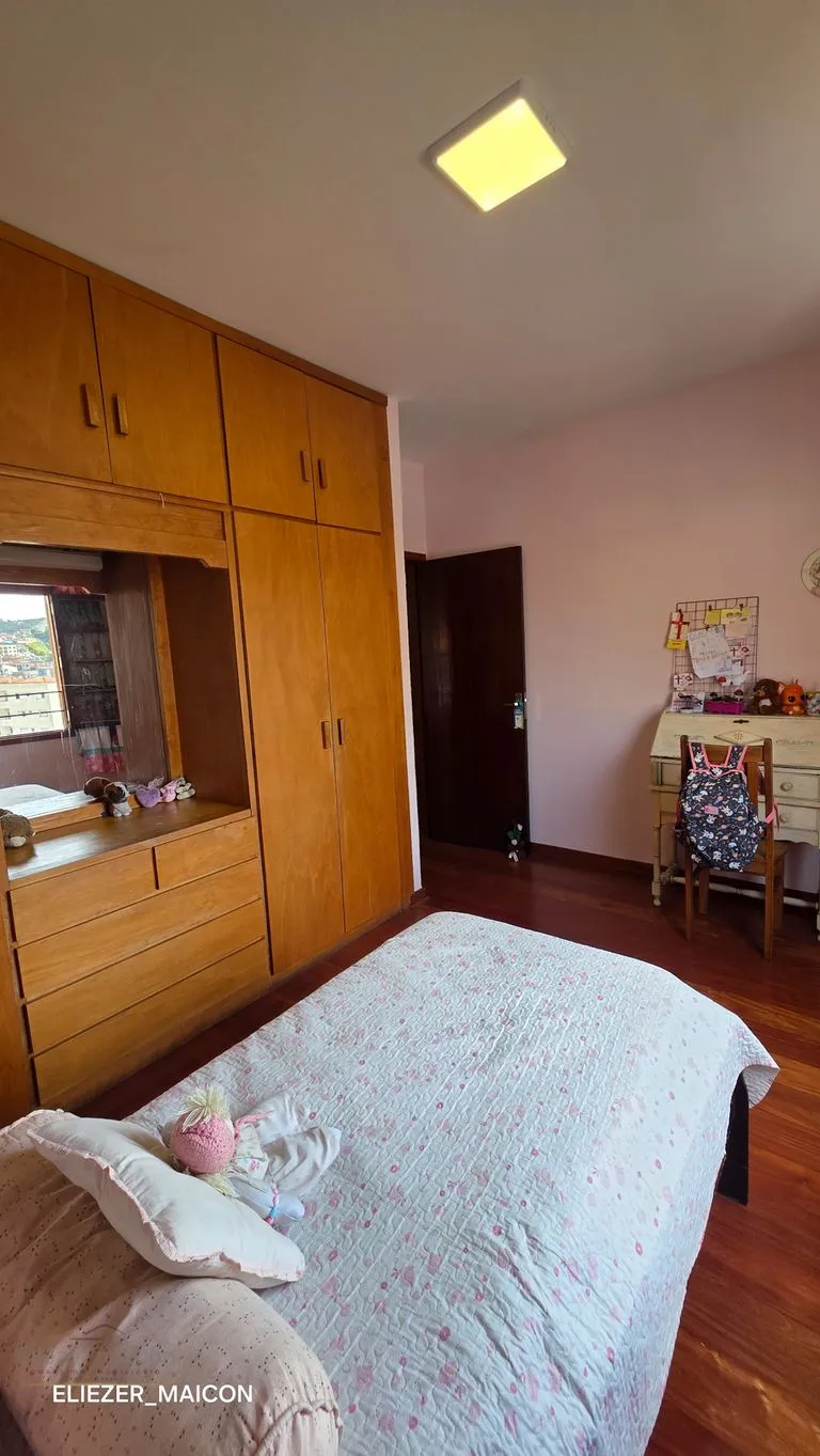Imagem Casa a venda, aprox, 1 km do centro 3 quartos em Poços de Caldas MG