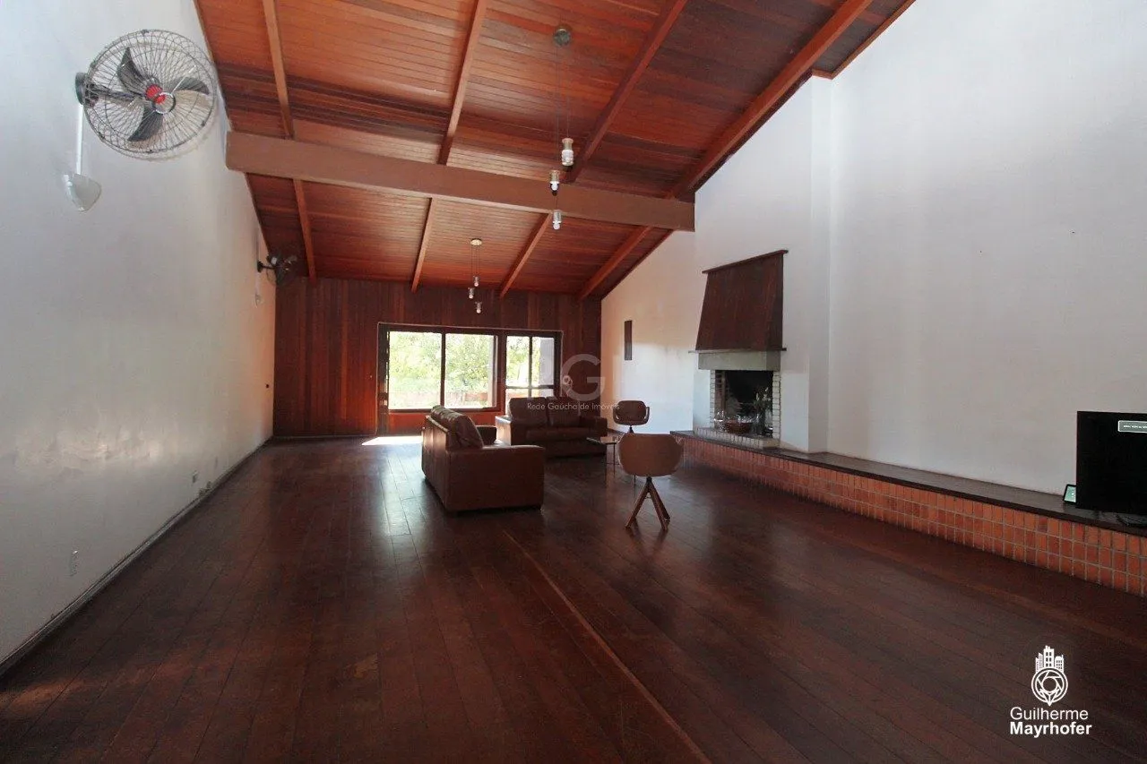 Imagem Casa para Venda - 526.64m², 4 dormitórios, sendo 2 suites, 4 vagas - Teresópolis