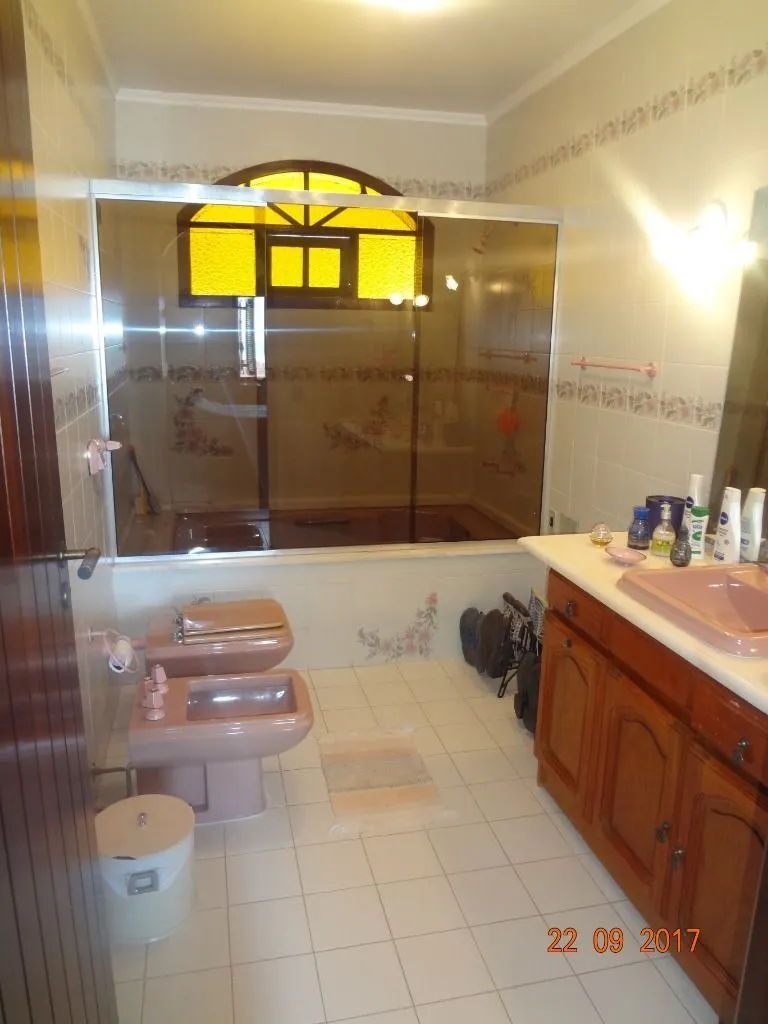 Imagem Casa para Venda - 365m², 4 dormitórios, sendo 2 suites, 6 vagas - Nonoai