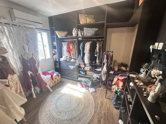 Imagem Casa sobreposta no bairro da Aparecida, Santos/SP, Grande oportunidade.