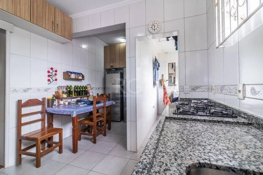 Imagem Apartamento 100m² no bairro Farroupilha - semi mobiliado, 3 dormitórios, 1 suíte e 1 vaga