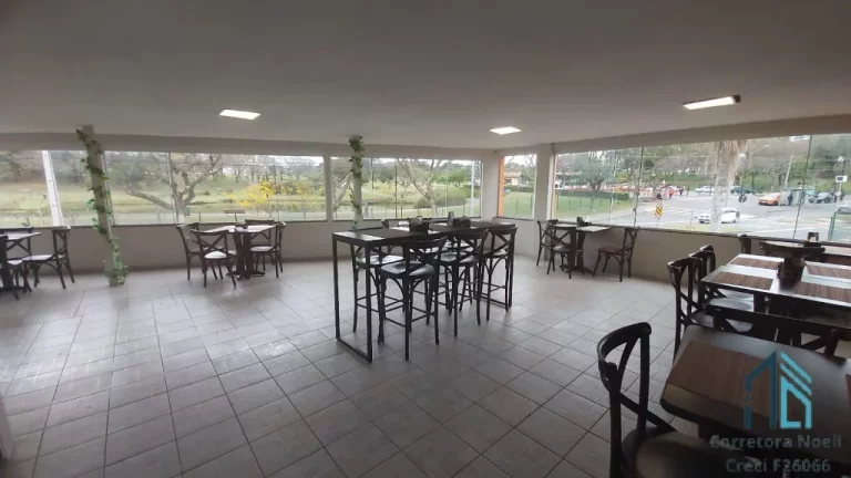 Imagem Imóvel comercial com estacionamento a venda, no Jardim Botânico em Curitiba PR