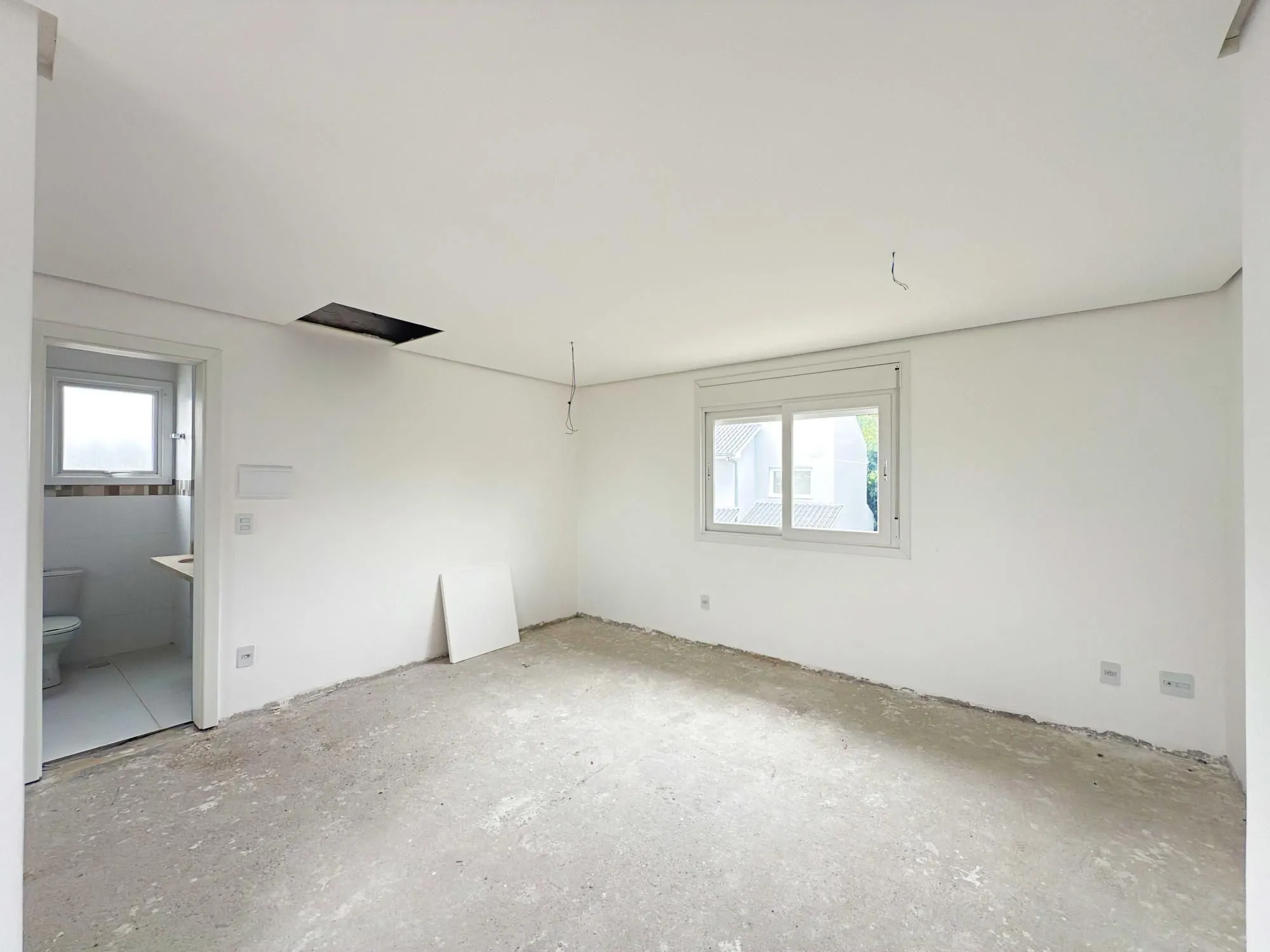 Imagem Vende-se casa em condomínio com 4 dormitórios (2 suítes), 3 vagas - Tristeza