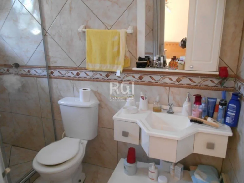 Imagem Casa para Venda - 185m², 4 dormitórios, sendo 2 suites, 4 vagas - Nonoai