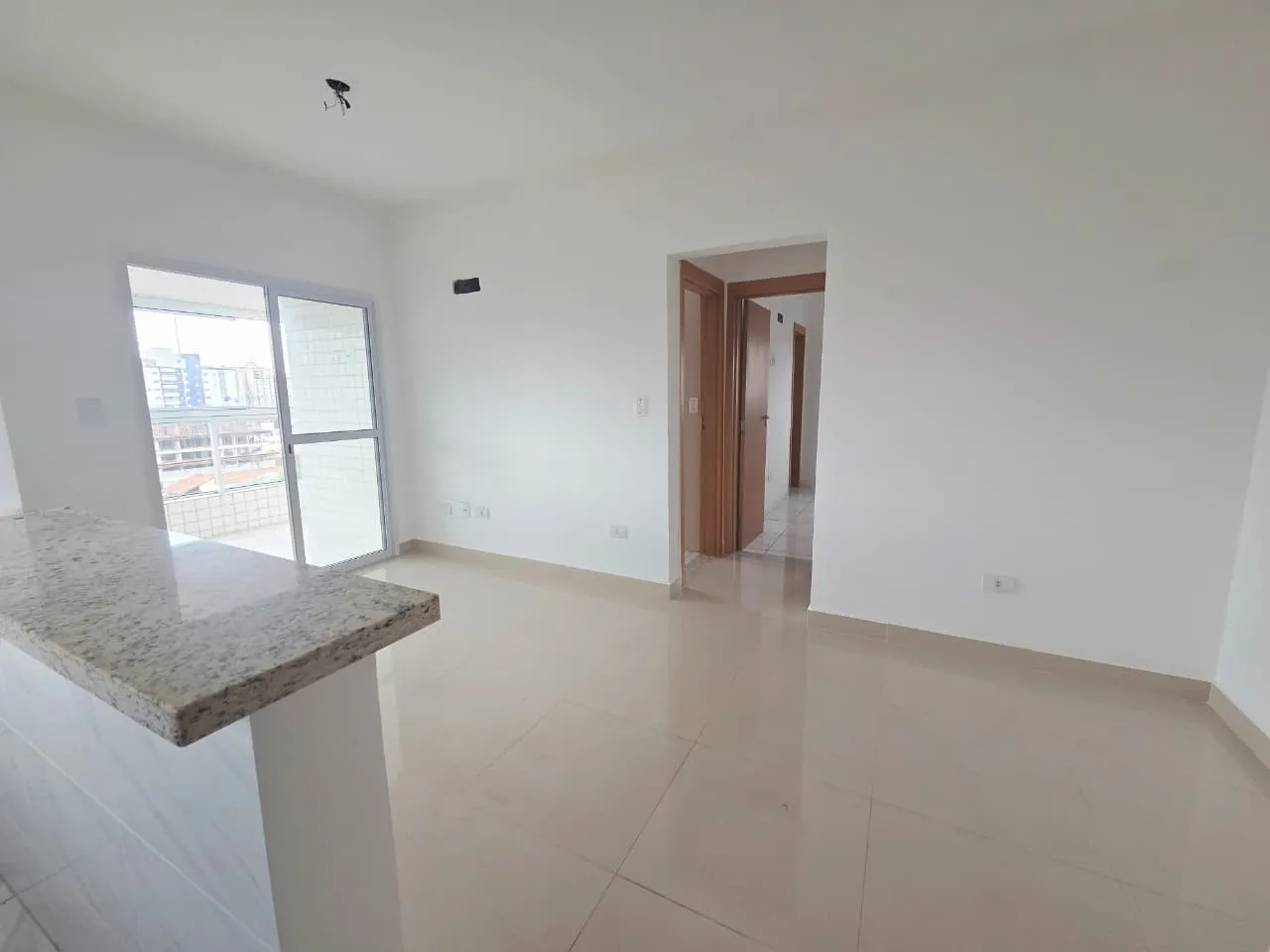Imagem Apartamento para Venda em Praia Grande, Guilhermina, 2 dormitórios, 2 suítes, 1 banheiro, 1 vaga