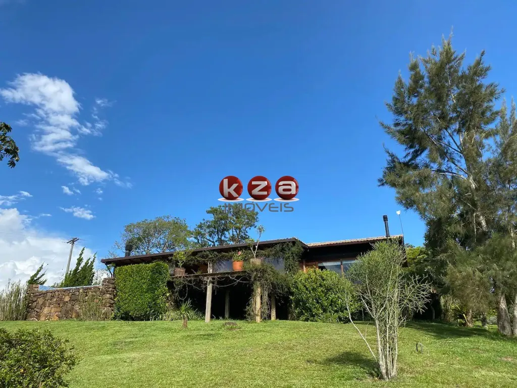 Imperdível Casa de Luxo com 4 Suítes e 15 Vagas de Garagem em Cunha-SP, Bairro Mato Escuro - 672m² de Pura Elegância!