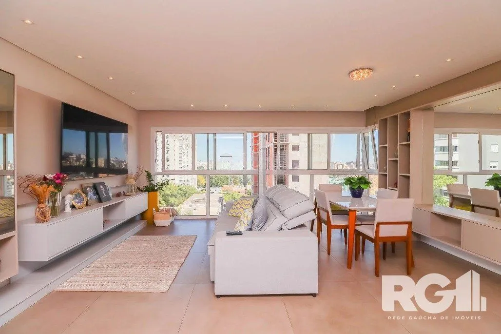 Imagem Apartamento com 3 Dormitórios, Suíte e Vaga Dupla - Andar Alto