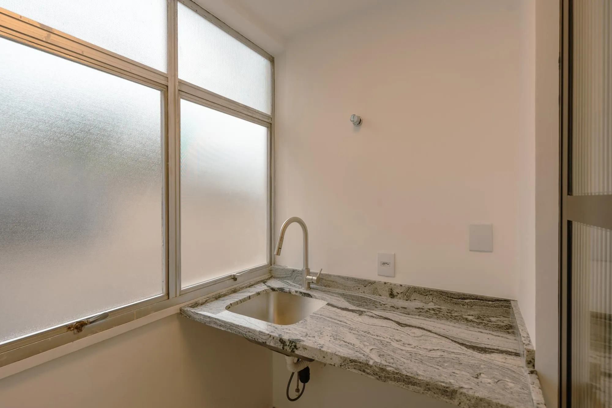 Imagem Apartamento de 2 dormitorios à venda em Higienópolis, Porto Alegre.