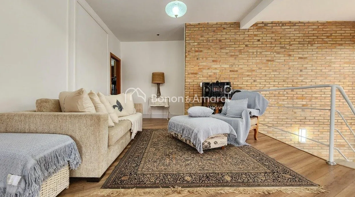 Imagem "Exclusiva Casa de Alto Padrão no Residencial Moinho de Vento - Valinhos/SP com Vista Deslumbrante"