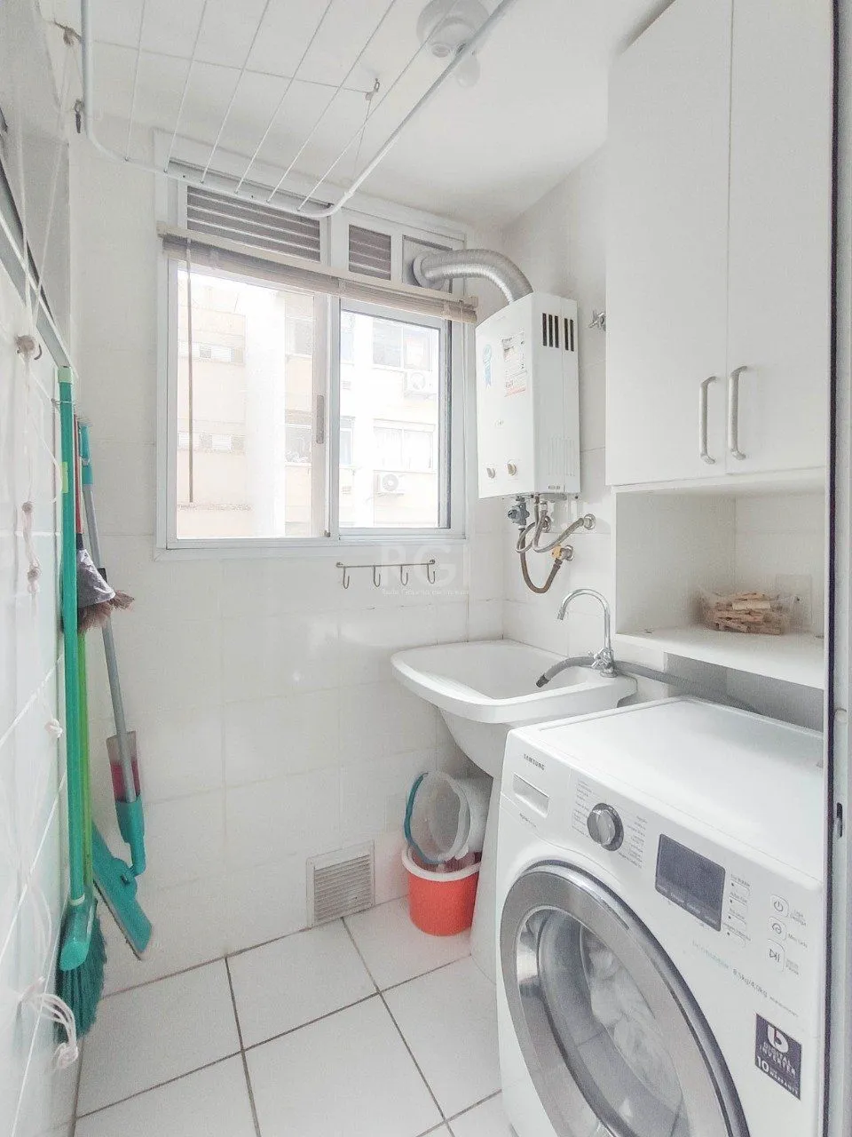Imagem Apartamento no bairro Cristal - 3 dormitórios