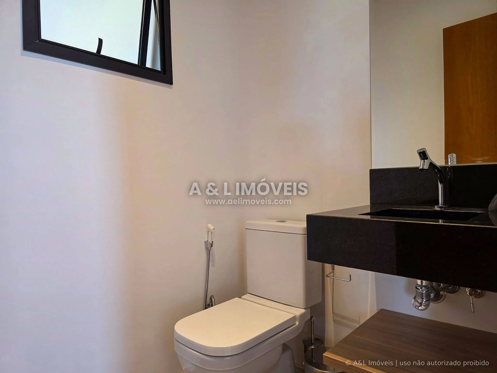 Imagem Casa em Campos do Jordão | 4 Suítes, Porteira Fechada e Vista para o Vale