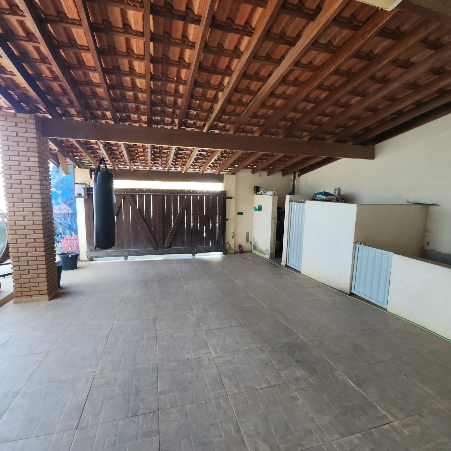 Imagem Casa à venda 2 Quartos, 1 Suite, 5 Vagas, 267M², Parque Shangrilá, Pindamonhangaba - SP