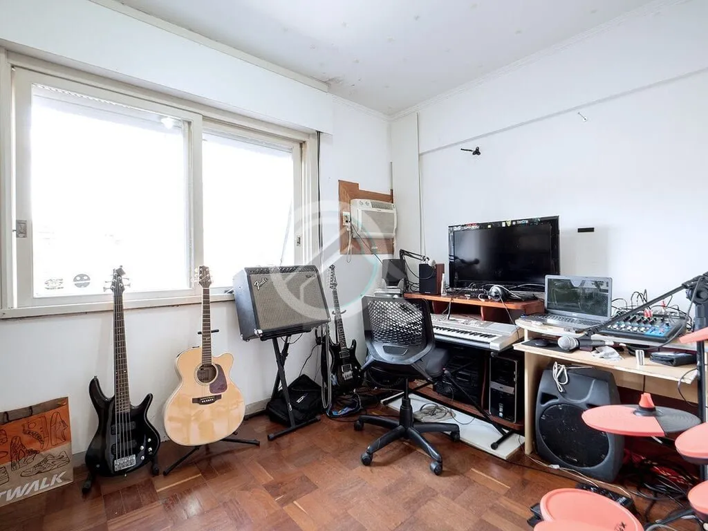 Imagem Apartamento no bairro Menino Deus localizado junto ao Shopping Praia de Belas e da Orla do Guaíba, ...