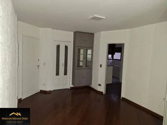 Imagem Apartamento com sacada em Pinheiros, 2 dormitórios ( 1 suíte) e 2 vagas,Edifício com Portaria 24 hs, Gerador e Lazer