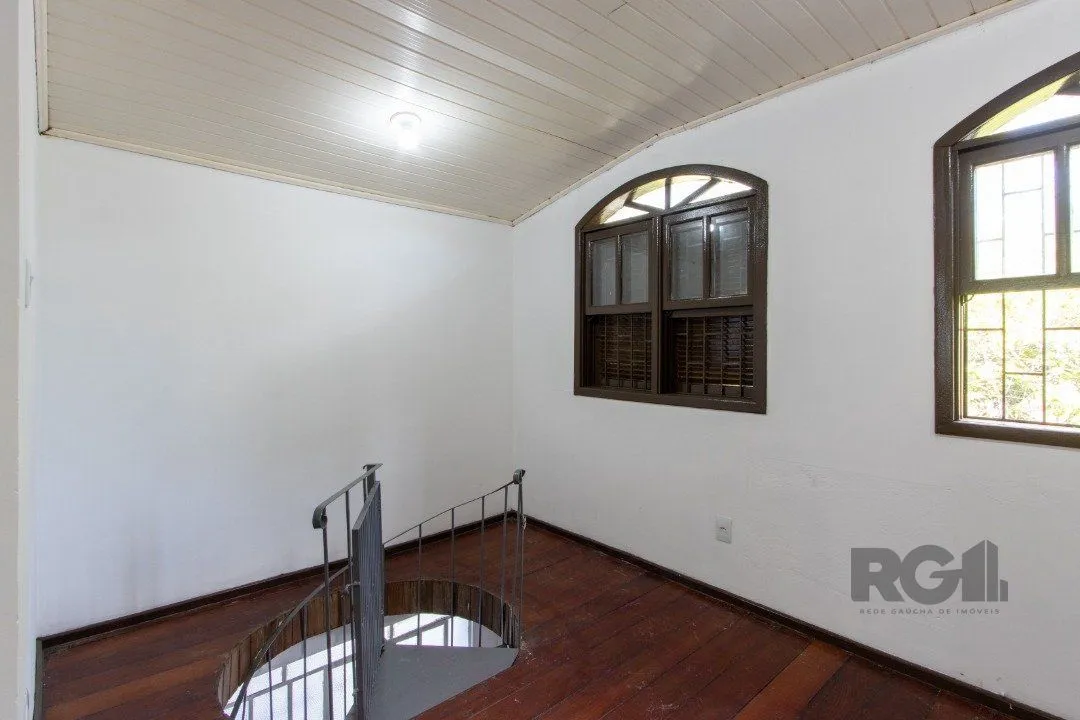Imagem Casa para Venda - 200m², 3 dormitórios, 2 vagas - Cavalhada