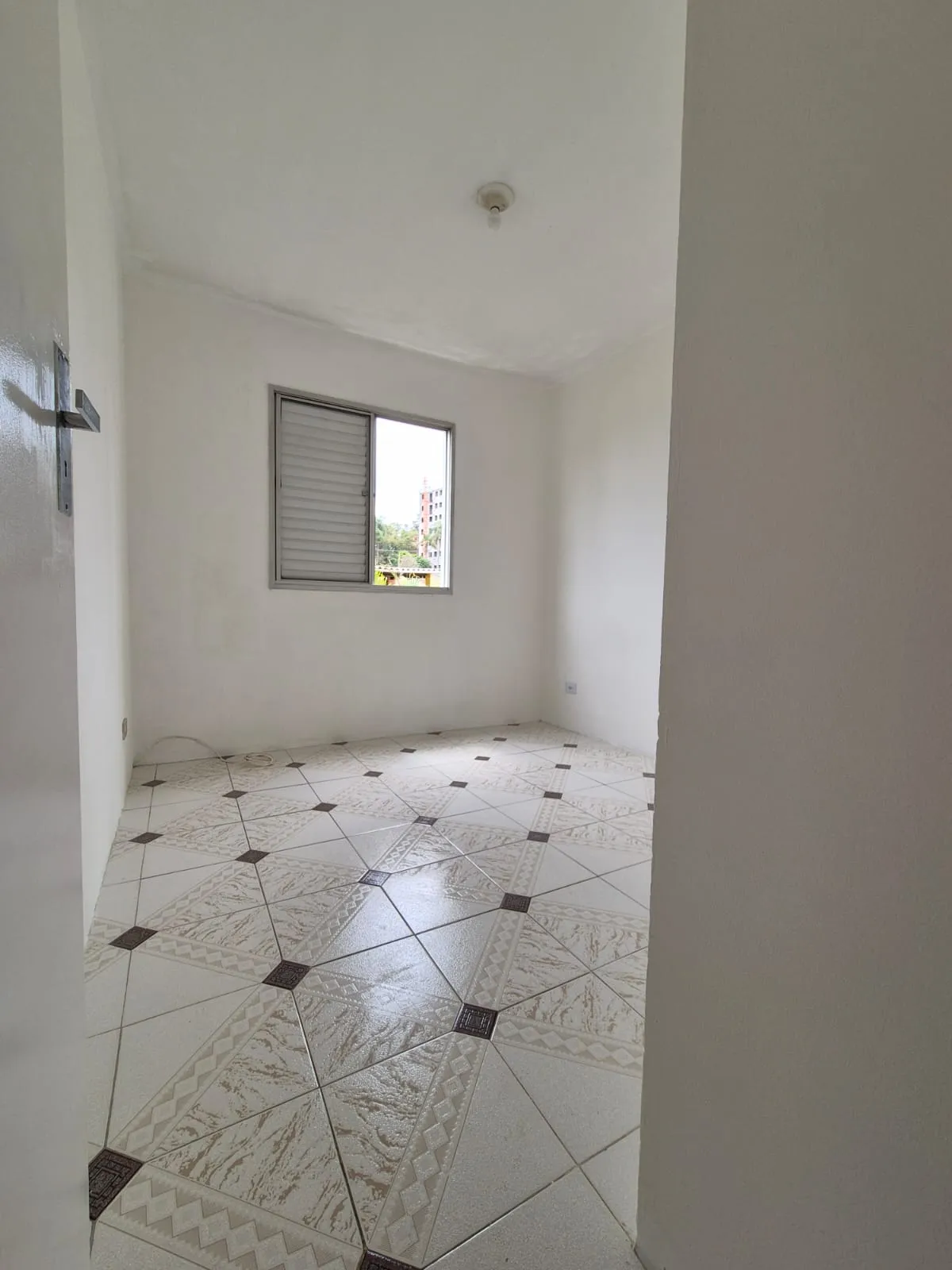 Imagem VENDO AMPLO APARTAMENTO DE 02 DORMITÓRIOS NO BAIRRO JARDIM ORLY!