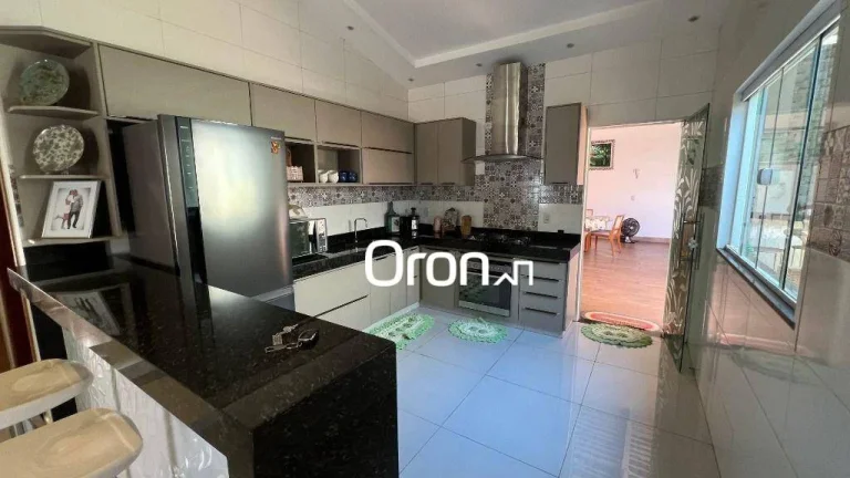 Imagem Casa à venda, 240 m² por R$ 825.000,00 - Residencial São Leopoldo Complemento - Goiânia/GO