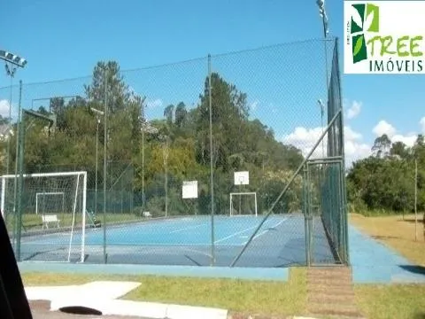 Imagem TERRENO A VENDA ARUJA HILLS I e II, A/T 1.314,63m². Condomínio possui uma privilegiada área verde e uma infraestrutura de primeiro mundo.