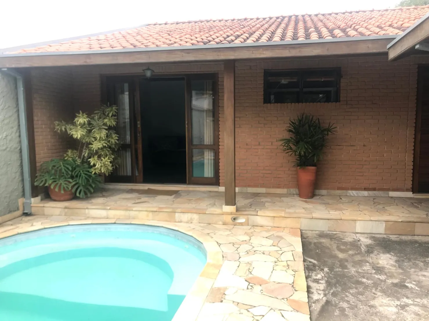 Imagem Casa à venda 2 Quartos, 5 Vagas, 250M², Conjunto Residencial Araretama, Pindamonhangaba - SP