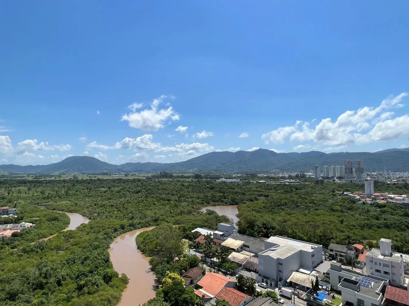 Imagem Apartamento para Venda em Itapema, Meia Praia, 3 dormitórios, 3 suítes, 4 banheiros, 2 vagas