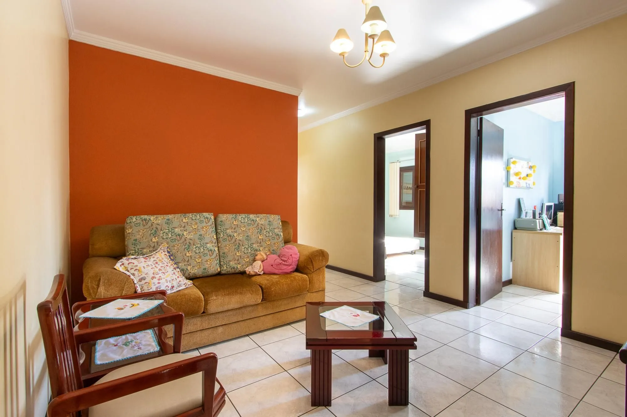 Imagem Casa Residencial ou Comercial, com 3 quartos (1 suite), 229m² privativos - Bairro Tristeza