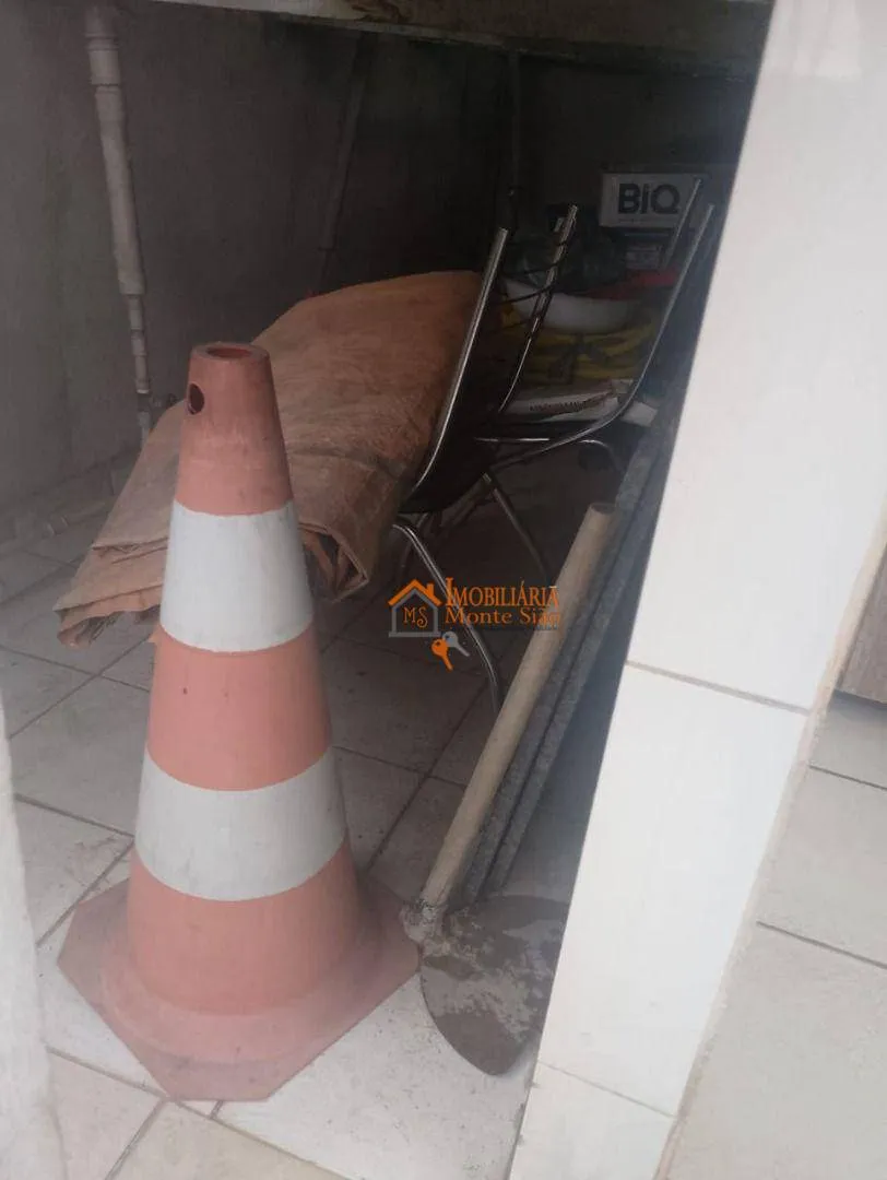 Imagem Sobrado com 5 dormitórios à venda, 250 m² por R$ 530.000,00 - Taboão - Guarulhos/SP