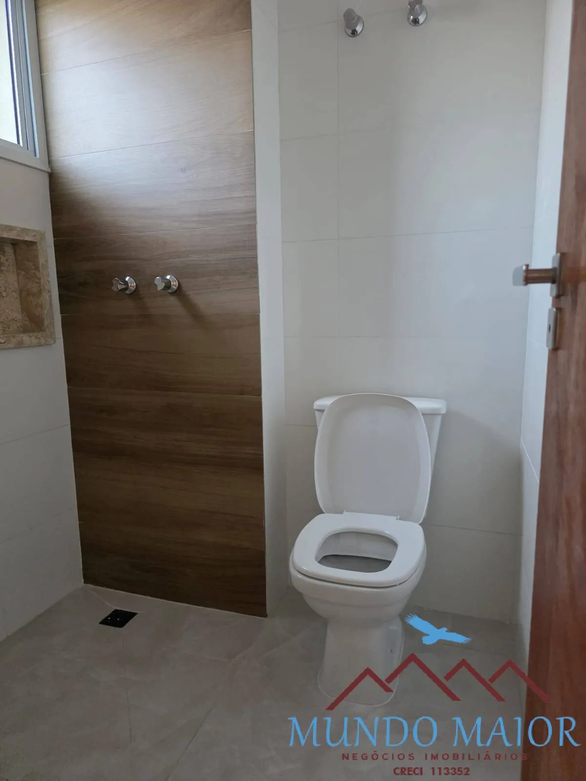 Imagem Sobrado 3 dorms-novo na Zona Norte com 3 vagas e quintal com churrasqueira